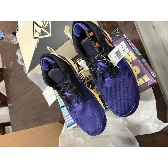 adidas unisex -adult Dame 8 Shoes purple sneakers new - Picture 4 of 8